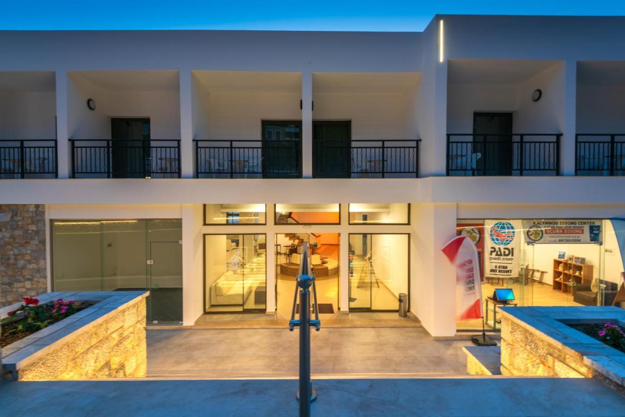Plaza Hotel Masouri Exterior photo