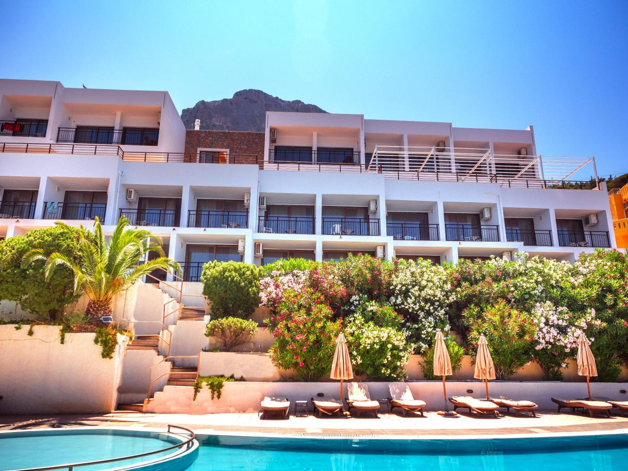 Plaza Hotel Masouri Exterior photo