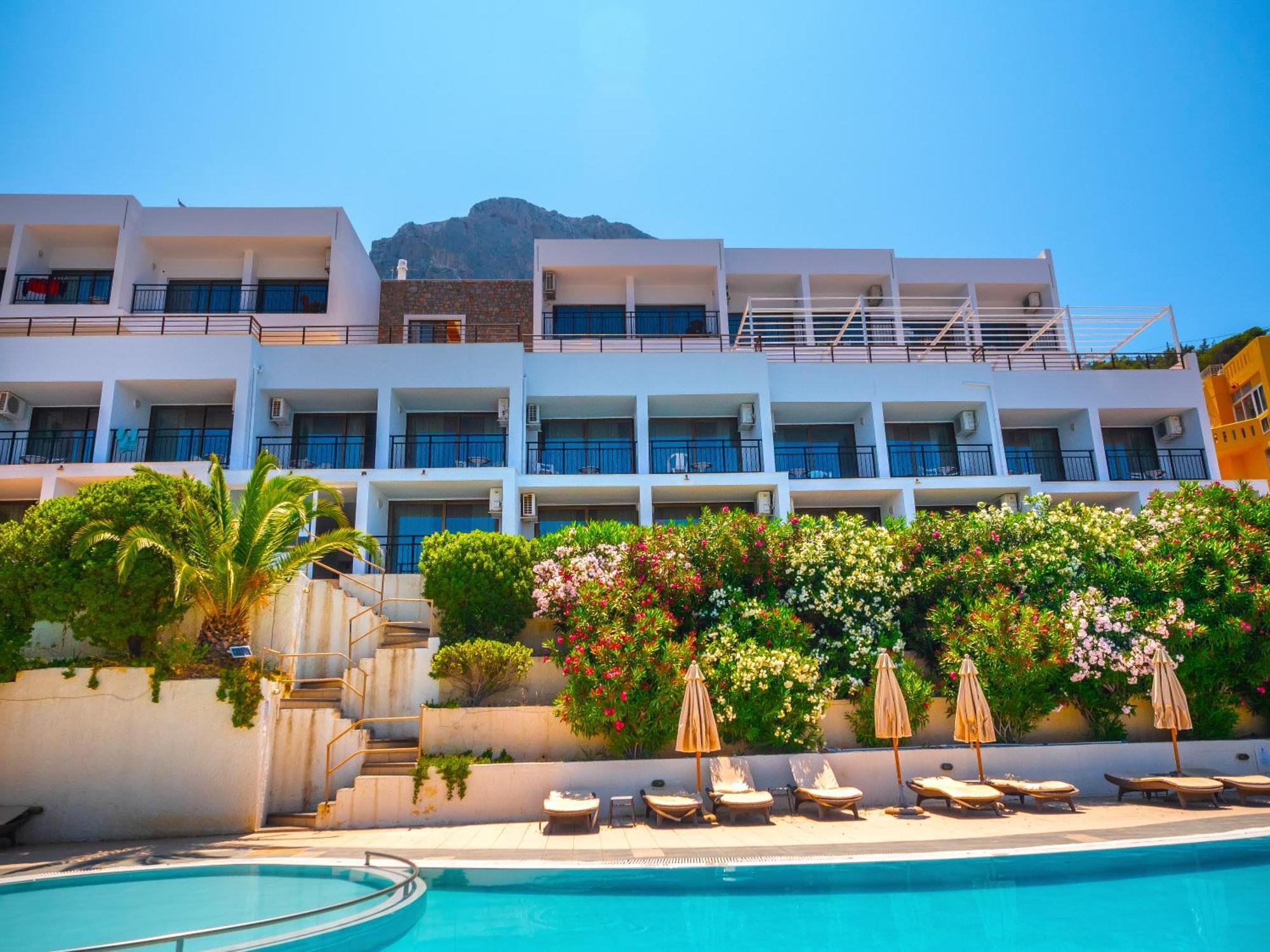 Plaza Hotel Masouri Exterior photo