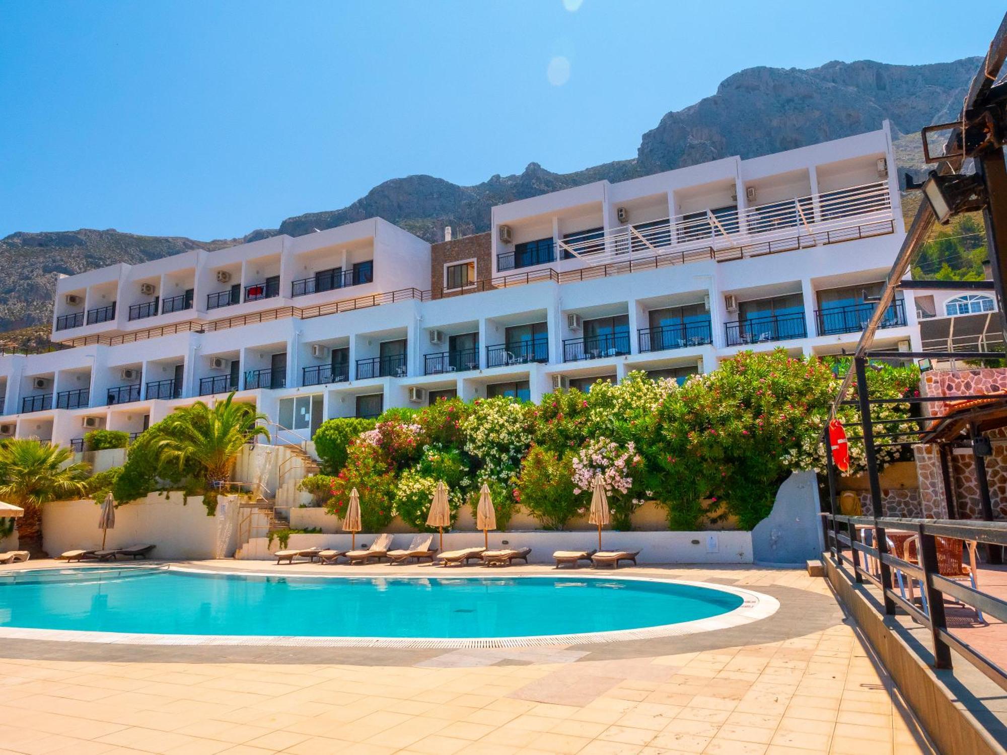 Plaza Hotel Masouri Exterior photo