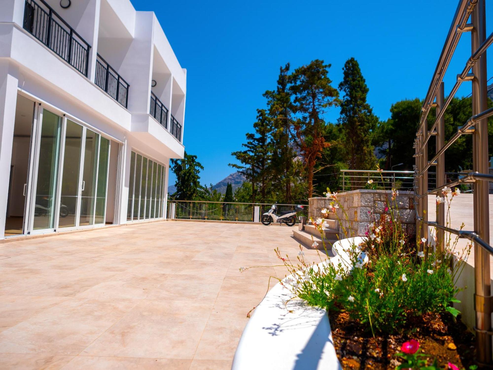 Plaza Hotel Masouri Exterior photo