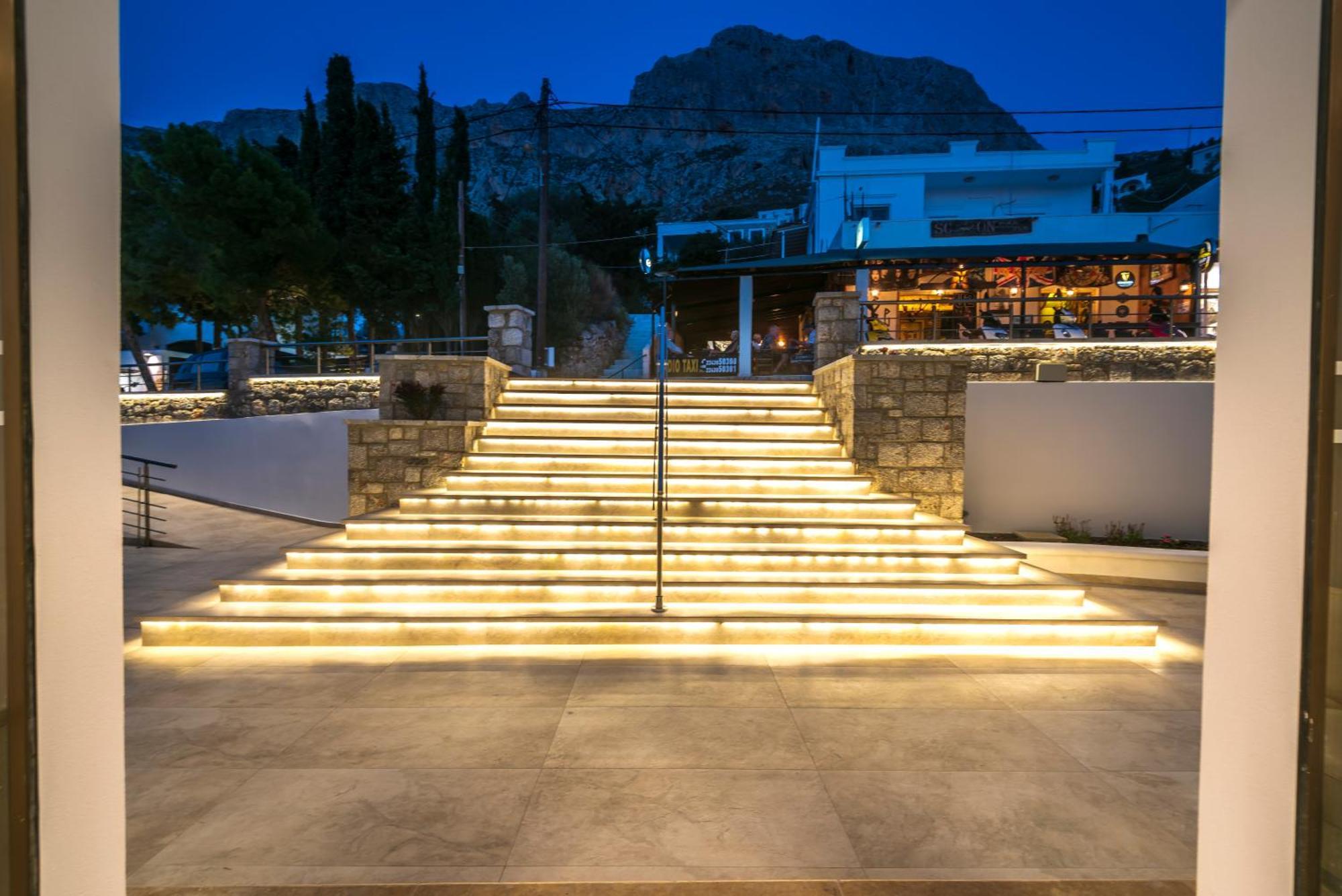 Plaza Hotel Masouri Exterior photo