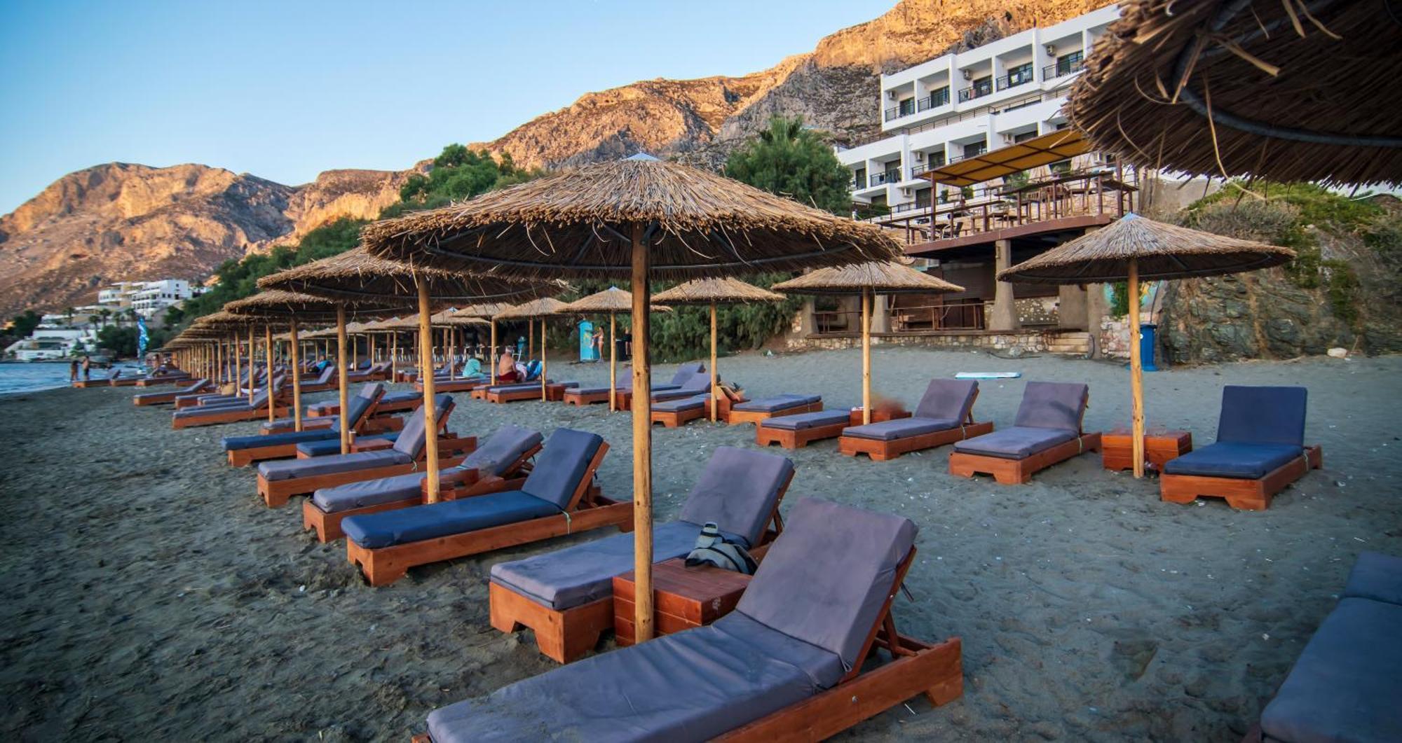 Plaza Hotel Masouri Exterior photo