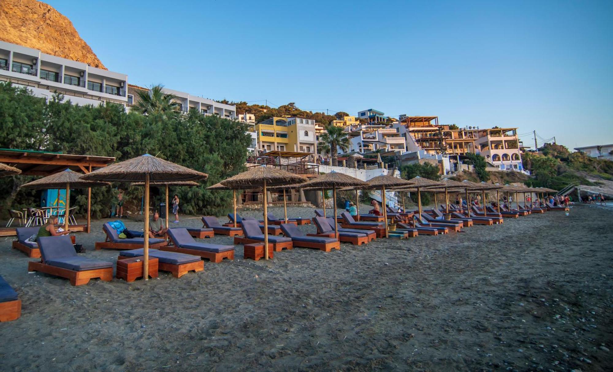 Plaza Hotel Masouri Exterior photo