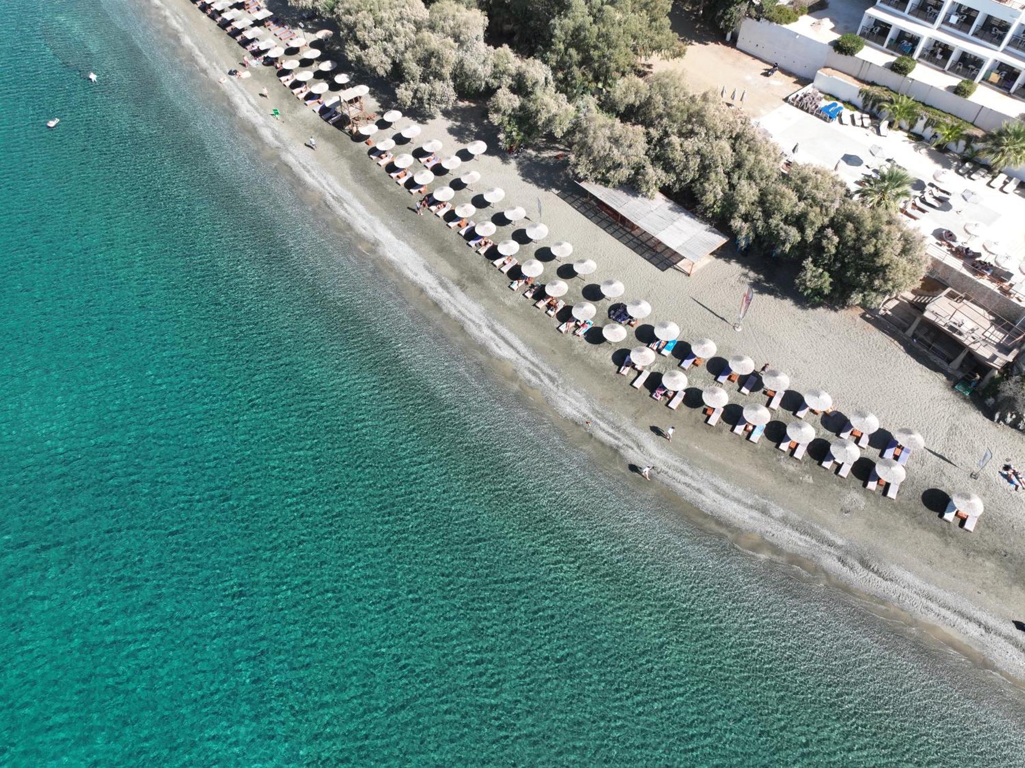 Plaza Hotel Masouri Exterior photo