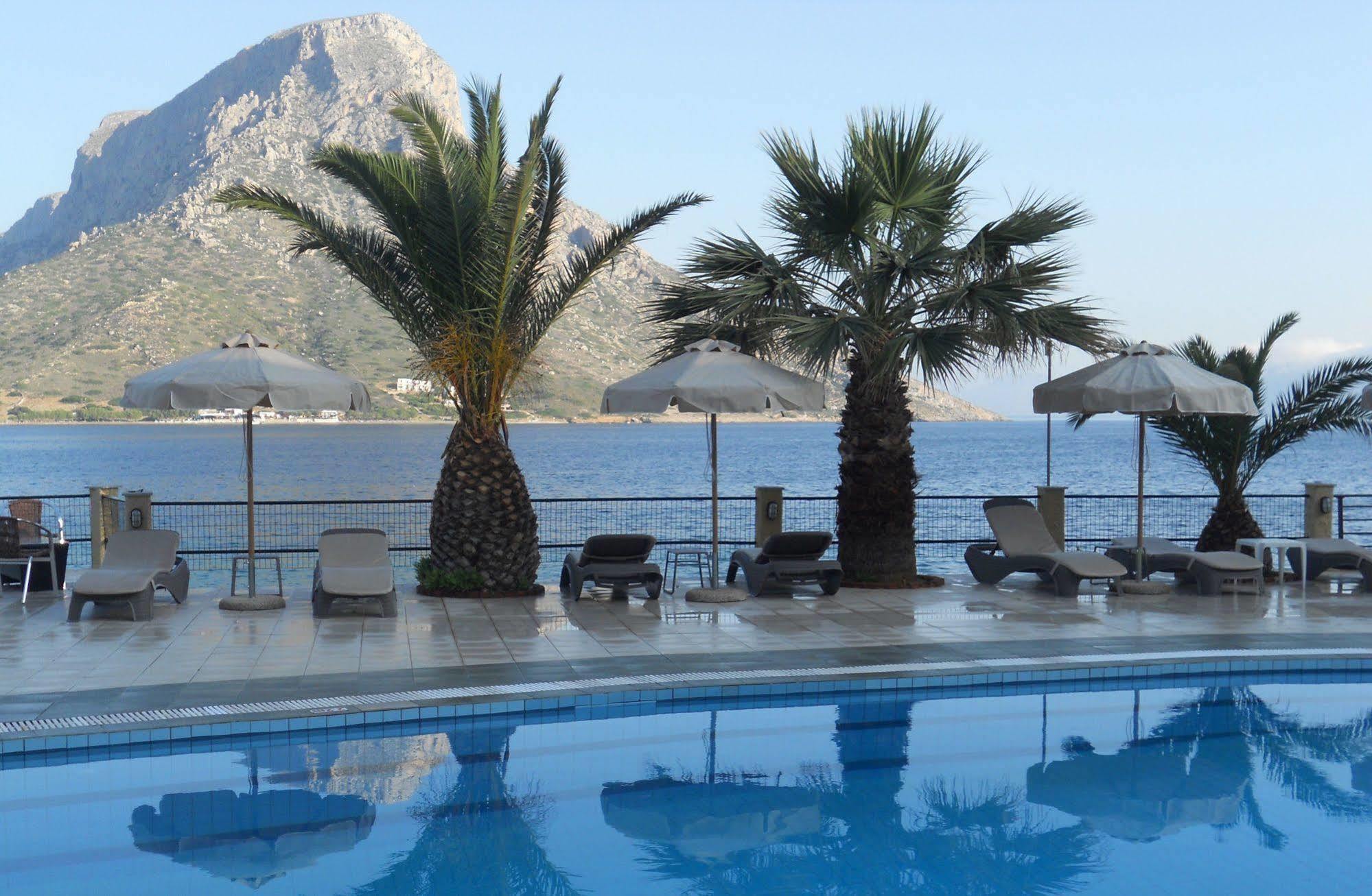 Plaza Hotel Masouri Exterior photo